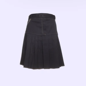 kjol med skärp - jättefin kjol köpt på sellpy och aldrig använd! säljer då den tyvärr var för liten🖤