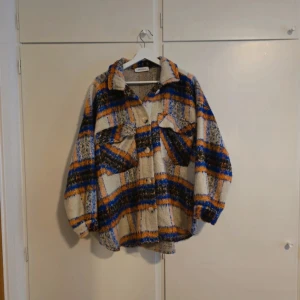 Kofta/tunnare jacka - Knappt använd