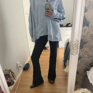 Manchester byxor - Så fina och snygga Manchester byxor som inte längre kommer till användning! Så fin i färgen och perfekt bootcut 