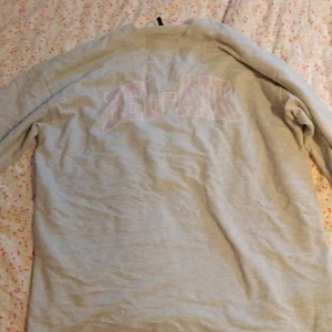 Långärmad - En Oversized långärmad tröja i bra skick från h&m