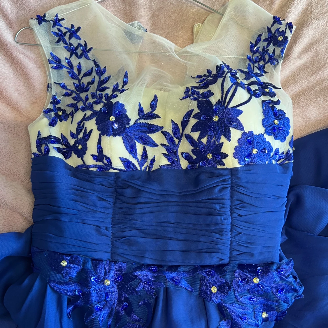 Blå/vit festklänning  - 90