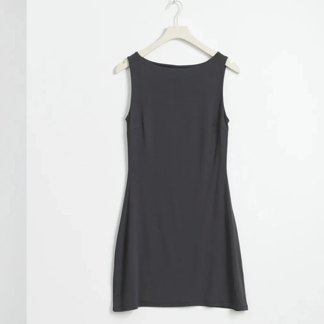 Grå sommarklänning