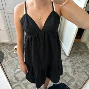 Så fin klänning  - Jättesöt klänning från Bikbok. Använd Max 4 gånger.