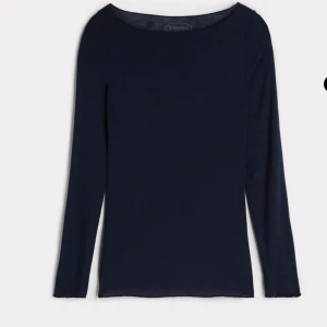 Intimissimi tröja - Säljer min fina tröja i modalkashmir eftersom jag inte använder den längre, nypris: 449kr💕 skriv för egna bilder