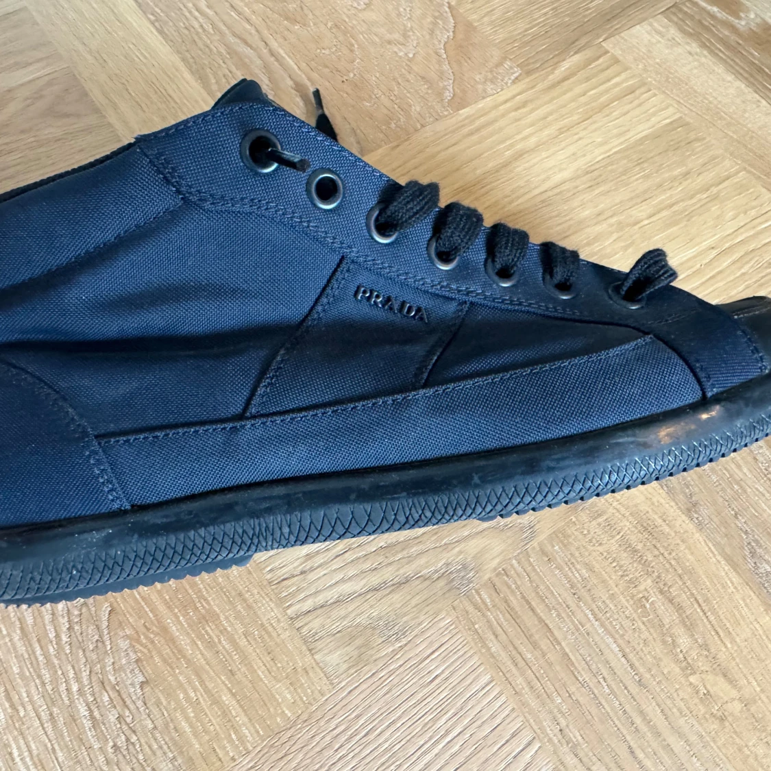 Oanvända Prada sneakers EU43/8,5 - 92
