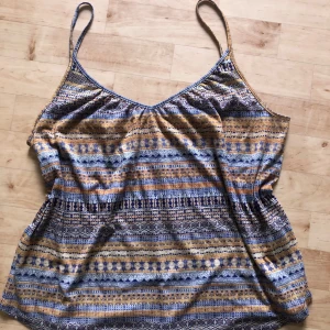 Linne  - Ett jätte fint linne köpt på secondhand💗 kontakta gärna innan köp:)