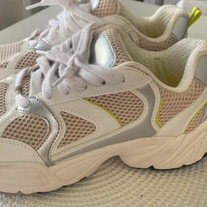 Sneakers  - Bara provade 