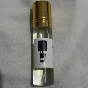 black afgano niche - Inspirerad parfymolja av black afgano. Underbar parfym som många vill åt men inte vill lägga den summan på.  Detta är en koncentrerad olja som är identisk till denna parfym. 6ml