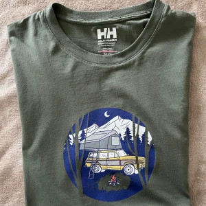 Helly Hansen T-shirt - Helt ny Helly Hansen T-shirt storlek L/L