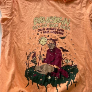 Cavetown T-shirt  - Storlek M Oanvänd. 