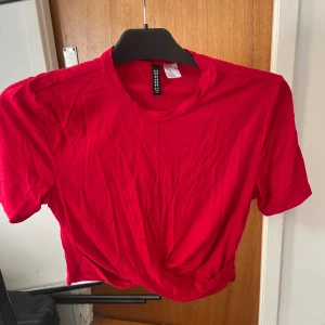 röd topp - Röd topp från hm, crop topp