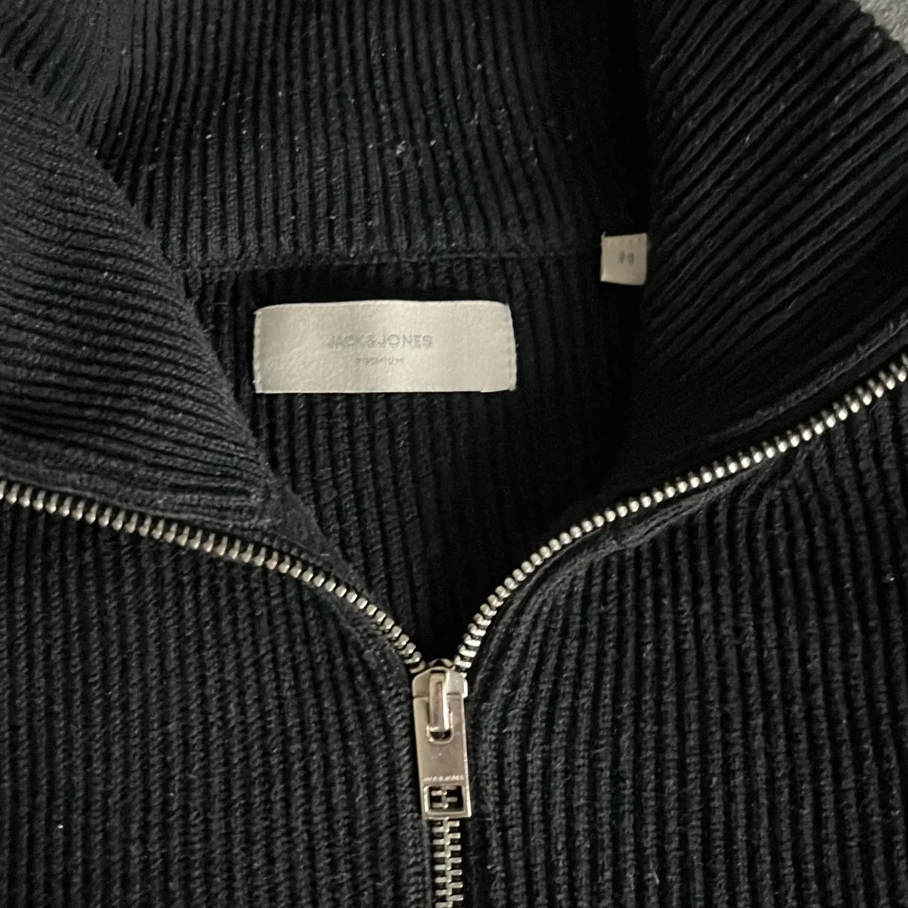 Jack & Jones half zip tröja Storlek M  Mycket bra skick. Tröjor & Koftor.