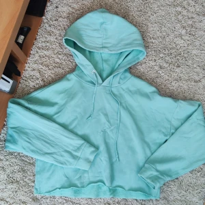 Croopad luvtröja  - Croopad luvtröja i fint skick. Stl S 