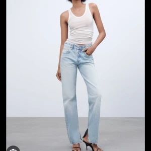 Zara low waist jeans - Säljer mina lowwaist straight jeans från zara pris kan diskuteras!