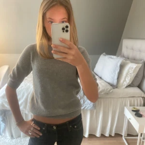 Kashmir tröja från hm - Så fin kashmir t shirt från hm! Jätte fint skick 