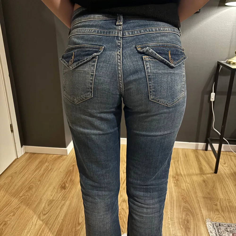 Super snygga och knappt använda lågmidjade jeans från h&m💕. Jeans & Byxor.