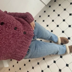 ZARA JEANS - Jätte fin modell på zara jeans. Har flera par därav säljer jag! 💙