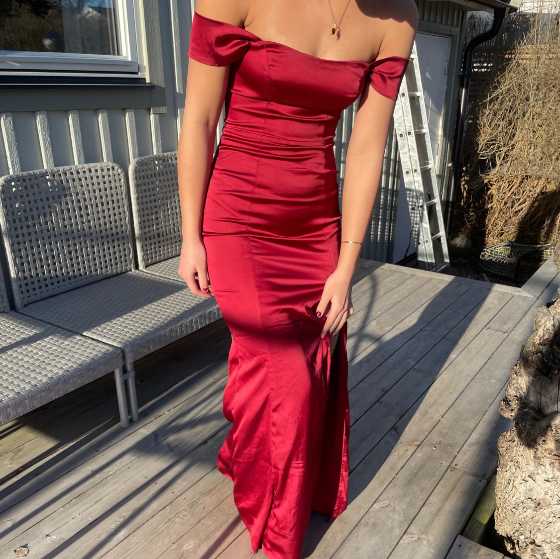 Vinröd balklänning