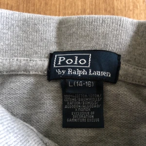 Ralph lauren - Snygg Ralph lauren⚡️väldigt bra skick 7.5/10⚡️⚡️ föreslå gärna pris⚡️