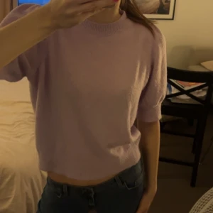 lila vero moda tröja - säljer min lila tröja från vero moda. jag köpte den för ett tag sen och den har helt enkelt inte kommit till användning. orginalpris:230kr 