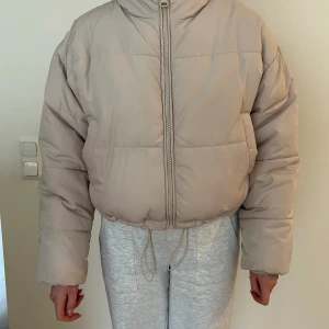 Jacka - Ljusbeige jacka