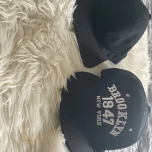 keps - säljer båda för 50kr