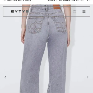 Eytys jeans raka - Ljusblå Eytys benz jeans, oanvända! Supersnygga, Nypris 2500  W30 L34 Pris kan diskuteras vid snabb affär