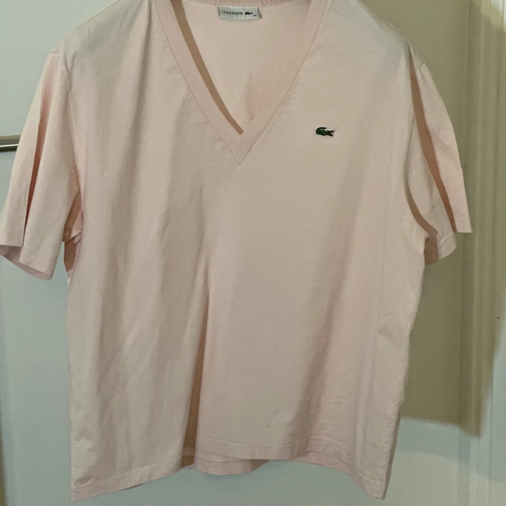 100% cotton t shirt by Lacoste. T-shirts.