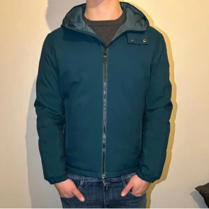 Colmar Jacka  - Väldigt snygg Colmar jacka i väldigt bra skicka | Storleken är 50 | Skick är 9/10 inga defekter | Hör av er vid frågor!