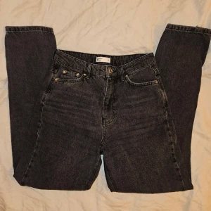 Gina jeans - Superfina jeans från gina med straightleg, mycket bra skick💘