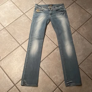 Lågmidjade jeans - Lågmidjade jeans💕💕midjemått: 38-39cm, innerbenslängd: 80cm💗