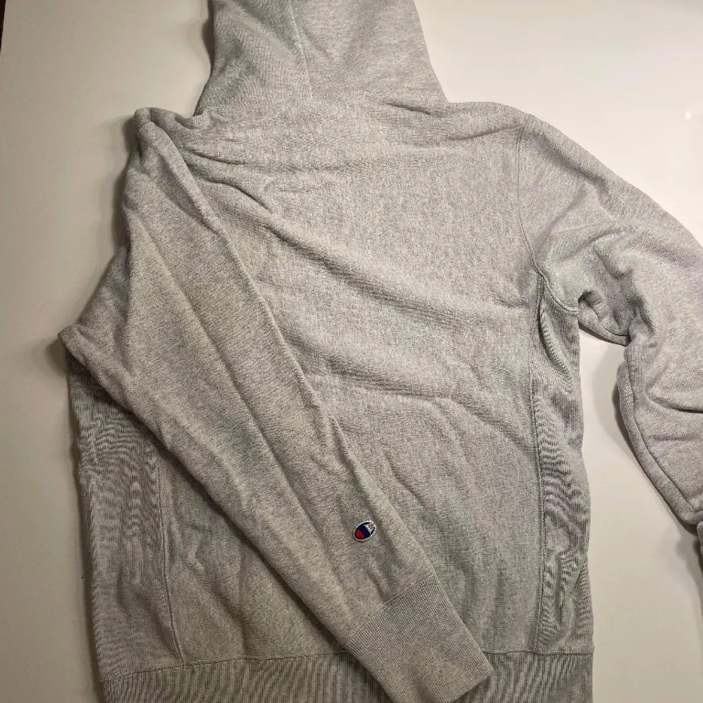 Mycket bra skick… nästan aldrig använd!. Hoodies.