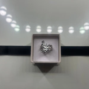 Ring - Säljer pgd av att den inte kommer till användning💕