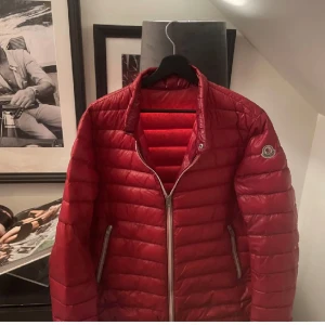 Moncler jacka  - Storlek:4 Skick 9/10