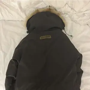 Never worn No flaws/defects in the jacket Open to suggestions  
