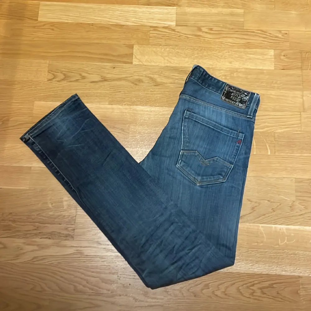 Ett par as feta replay jeans i storlek 32. Riktigt fräscha! Pris går att diskuteras vid snabba affär🙌. Jeans & Byxor.