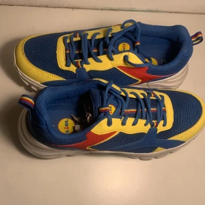 OG Lidl skor - Näst äldsta modellen av Lidl’s skor. Som är från 2020 tror jag. Har aldrig använts