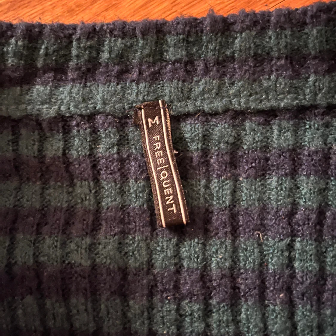 Randig stickad tröja  - 91