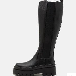 Stövlar storlek 40 - Helt nya oanvända stövlar i storlek 40 från evan & odd. Nypris 629 säljer för 500kr då ingår frakten 