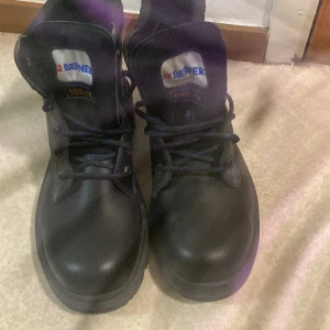 Herr kängor  - Säljer dessa herr kängor i strl 44 oanvända och är helt nya. 