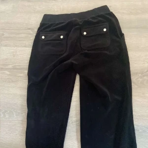 Juicy Couture byxor - Knappt änvända