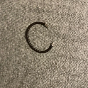 Armband - Riktigt stilrent armband i läder.