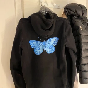 The Cool Elephant hoodie  - går ej att köpa längre på deras hemsida💓