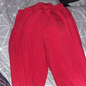 Ett par pyjamas mjukisbyxor  - Ett par pyjamas mjukisbyxor i bra skick från Maxi 