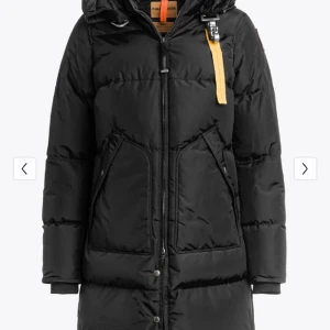 Parajumper vinterjacka - Parajumper vinterjacka den har päls och är i strlk xs