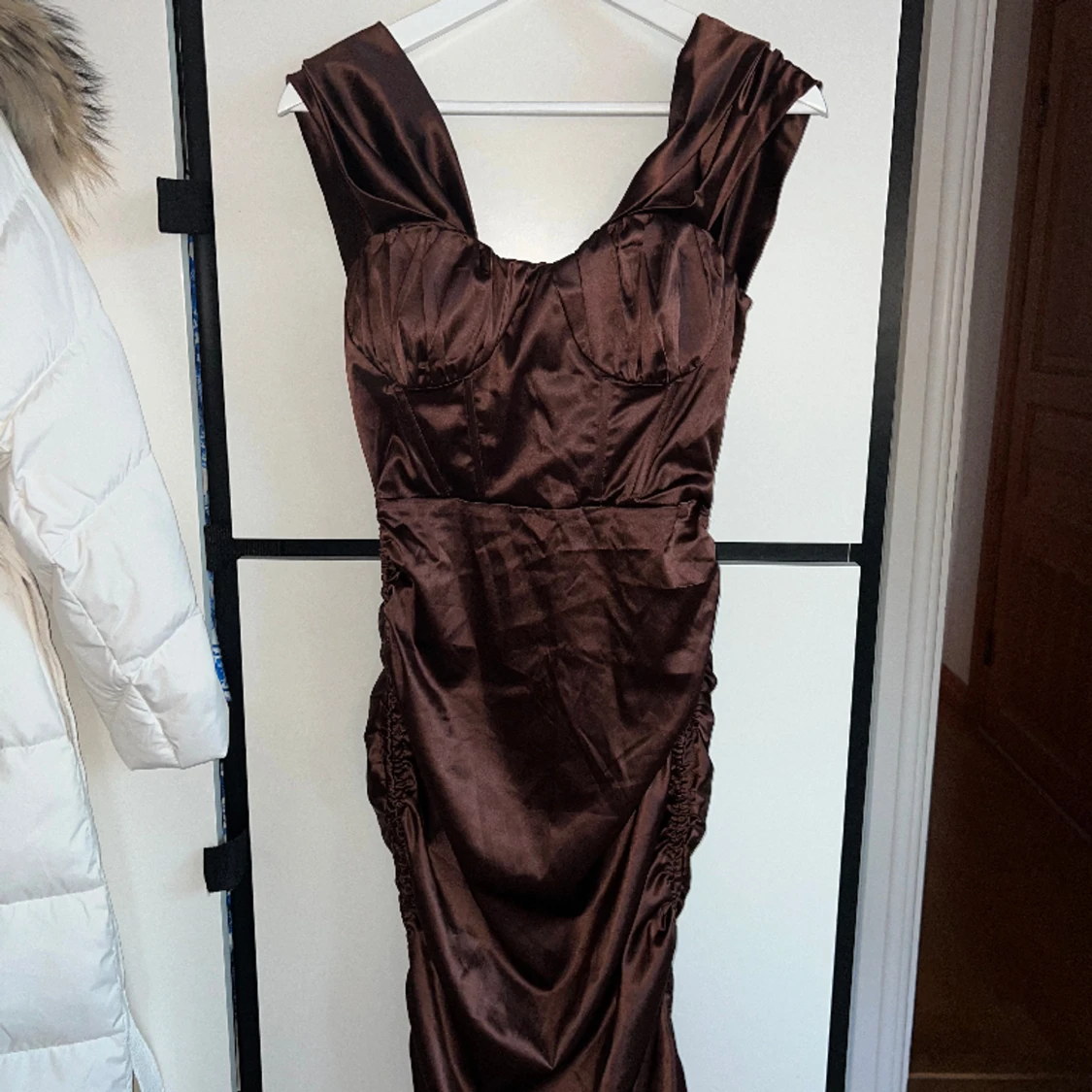 ISIF satinklänning skitfin!! Strl S/M helt NY - 91