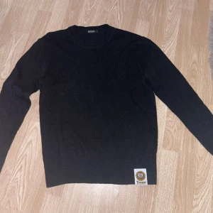 Tiger of sweden tröja  - Svart stickad tröja i storlek M