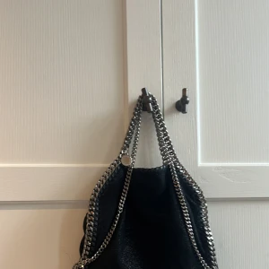 Stella mc väska  - Super fin väska som inye kommer till användning i ny sick