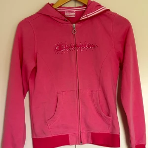 Rosa tröja 🩷 - Aldrig använd nästan, köptes för 4 år sedan 
