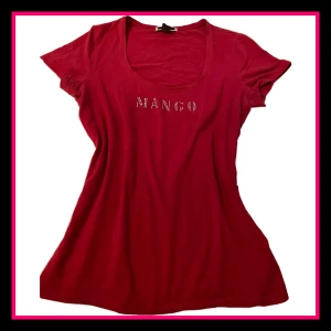 T-shirt🩷 - Jag säljer denna t-shirt då den inte kommer till användning! Fint skick! Skriv gärna vid frågor eller fler bilder!💗